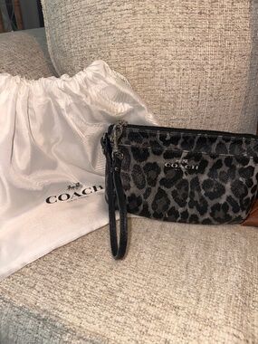 Coach Corner Zip Wristlet Gray Black Leopard Print Canvas Silver Hardware